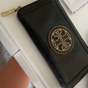 Tory Burch wallet